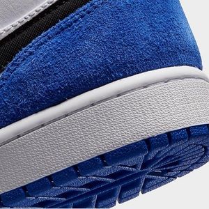 aj1 mid se union royal